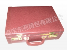 西藏皮革箱